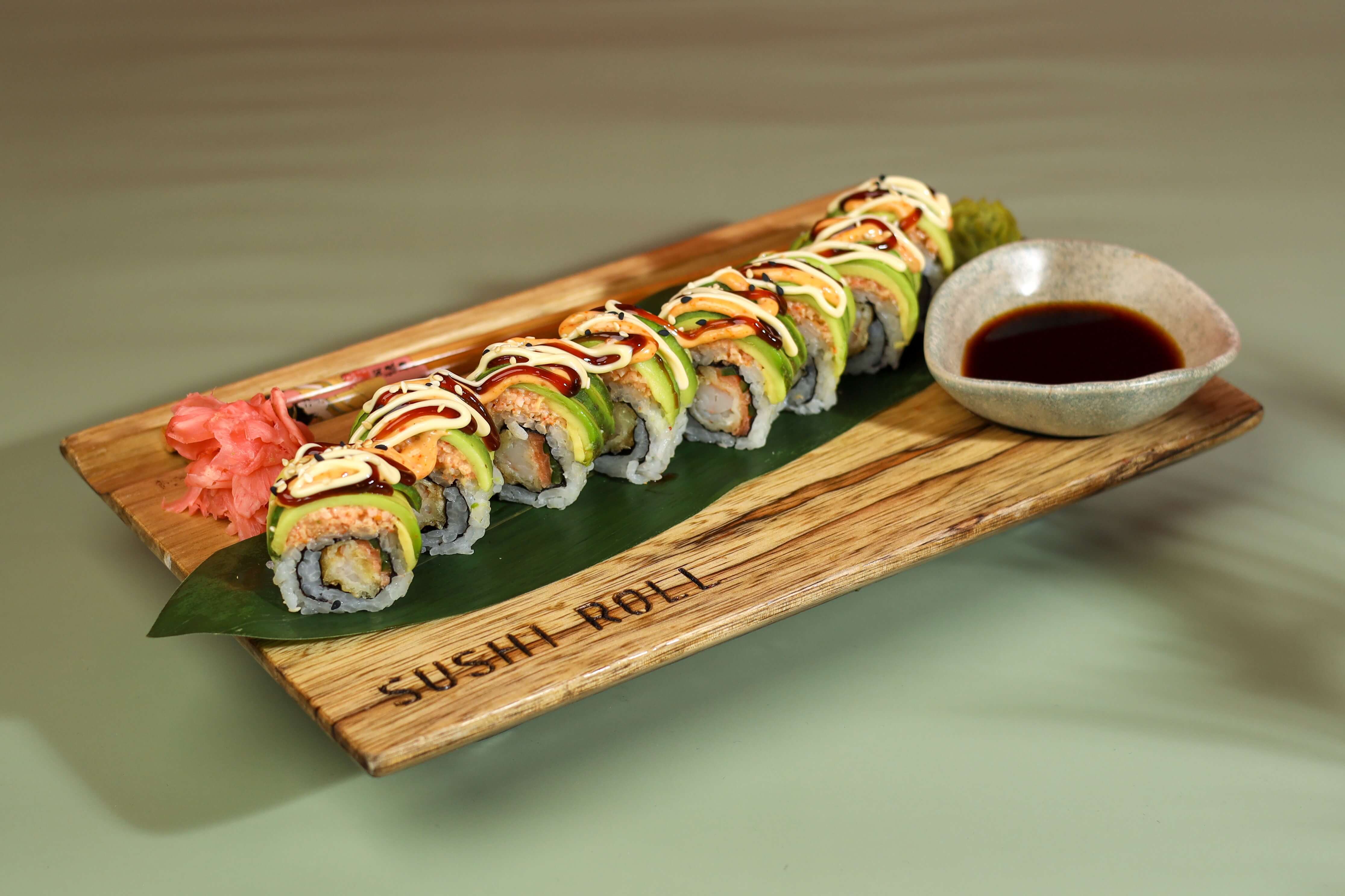 Dragon Roll (8 pieces)